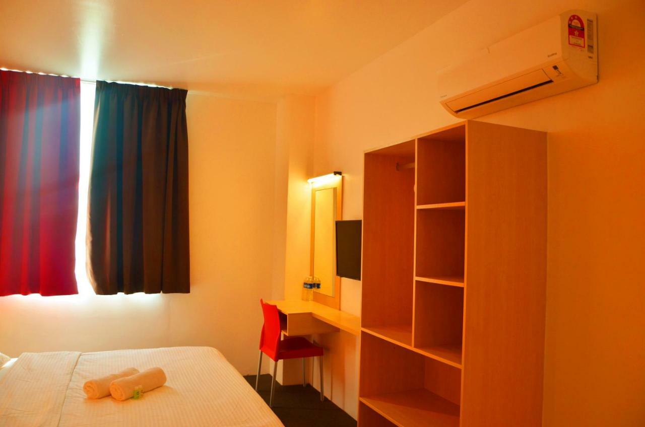 Hotel Jeti Tg Gemok Padang Endau 외부 사진