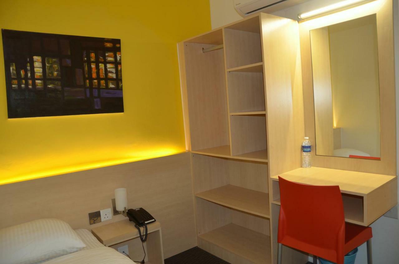 Hotel Jeti Tg Gemok Padang Endau 외부 사진